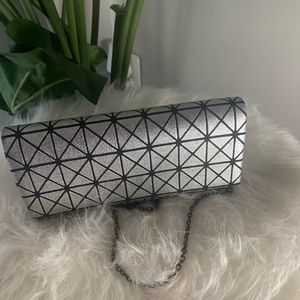 Nice small cross body for special events. 🎊🎈